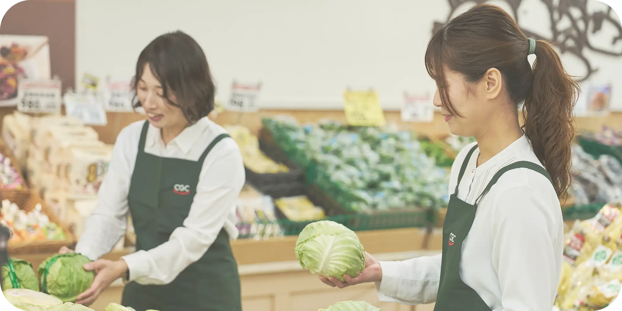 青果売場で働くスタッフ