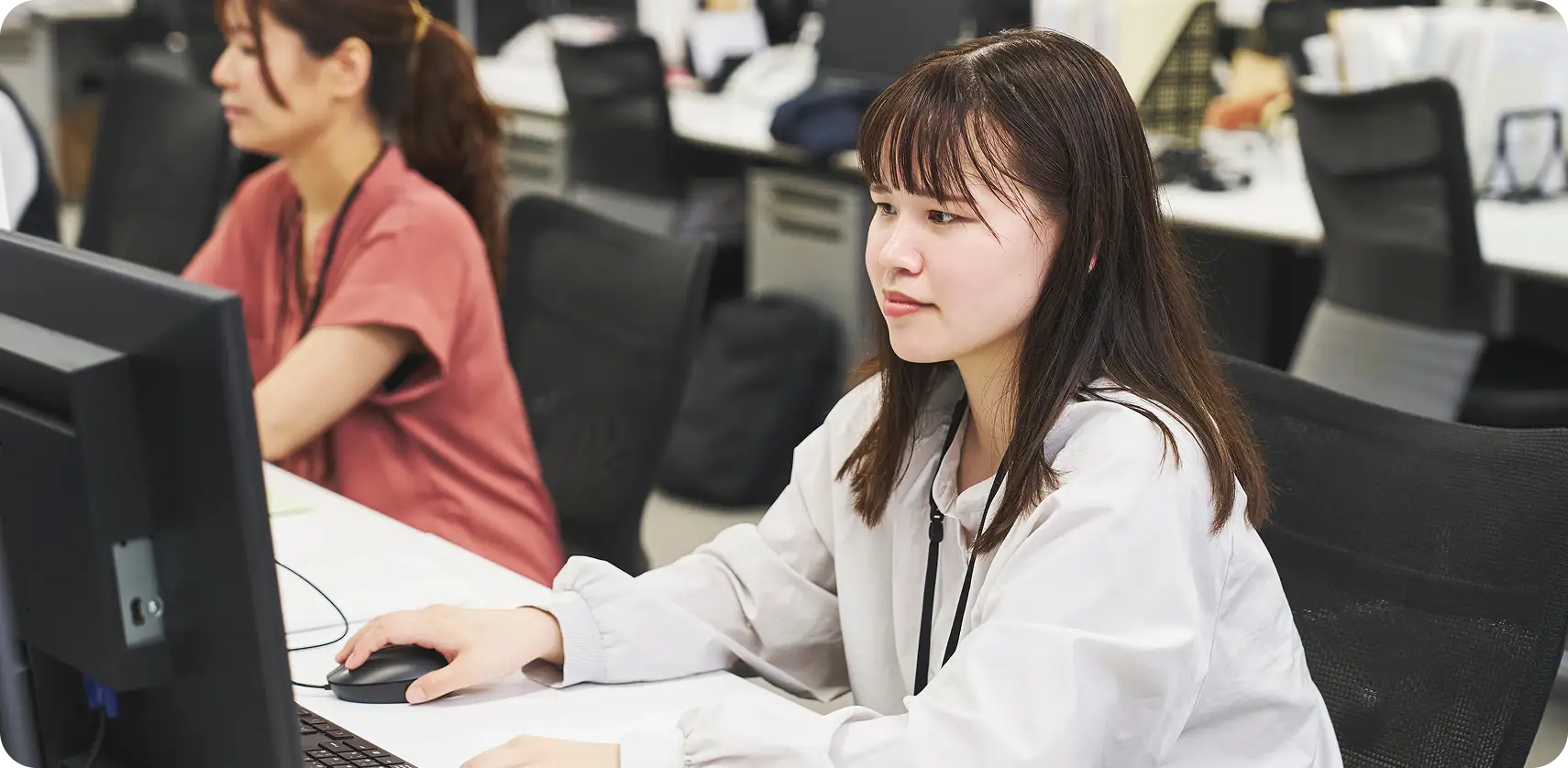 東海CGCの社員が働くオフィスの様子